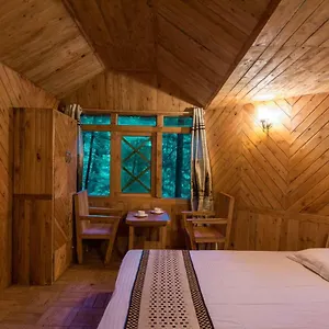  Chalet Livingstone Ojuven Treehouses